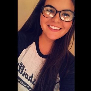 Meet your Posher, Elizabeth